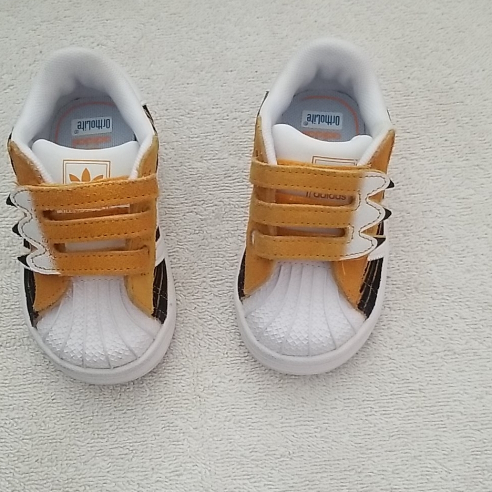 Super star tiger addidas sneakers